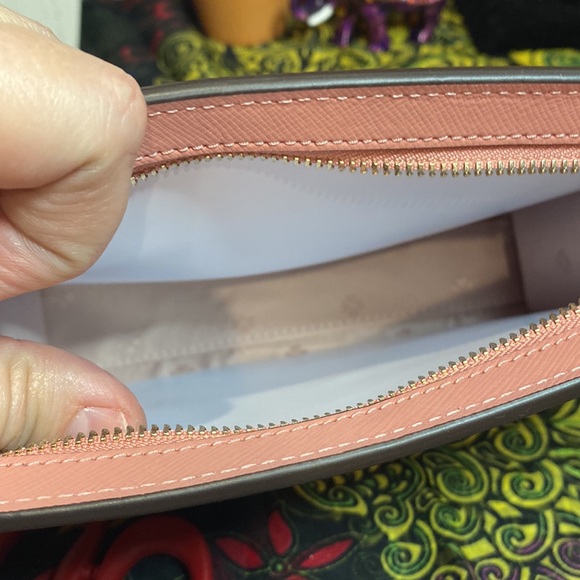 NWOT Pink Kate Spade Wristlet - Picture 3 of 5